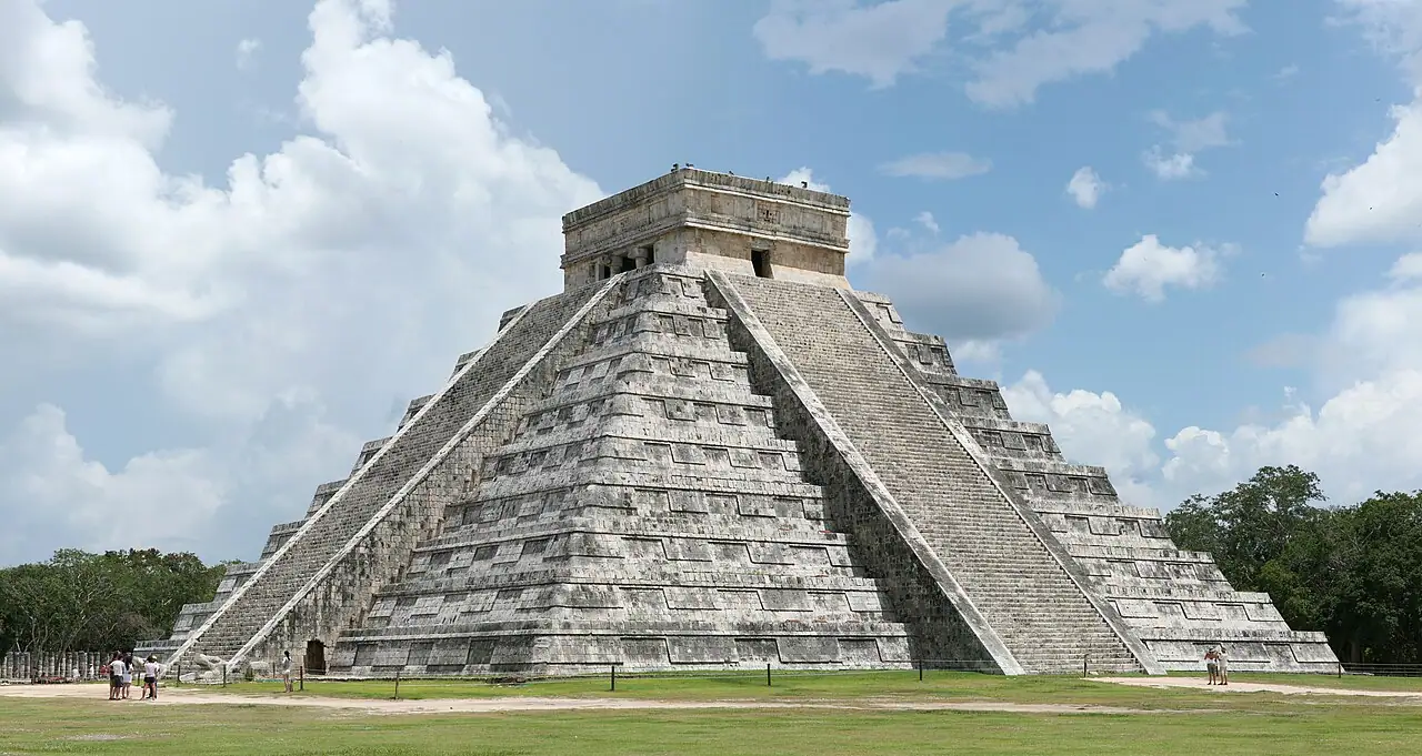 El Castillo (Temple of Kukulcán) today.