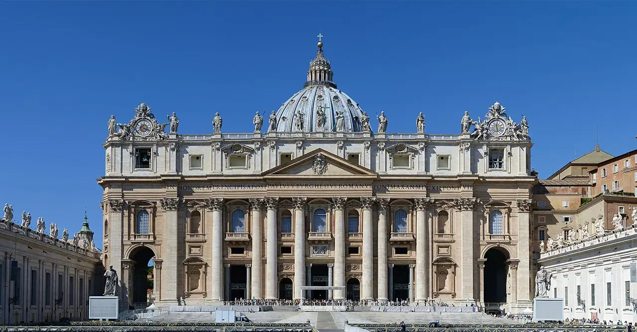 The façade and dome of St Peter's, 2015.