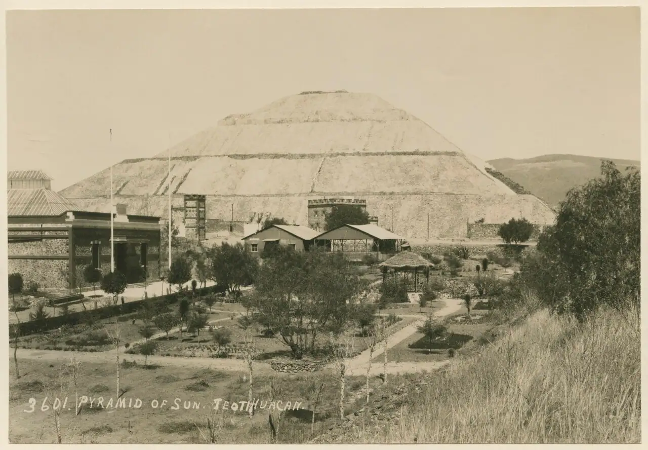 The Pyramid of the Sun photographed by C. B. Waite around 1900, before the Batres restoration.